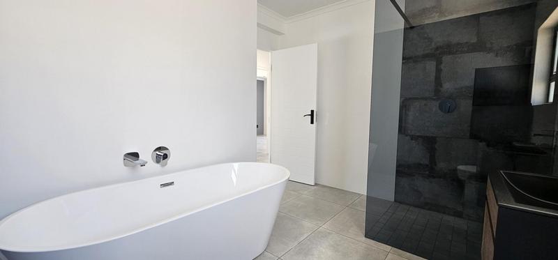 3 Bedroom Property for Sale in Country Club Western Cape